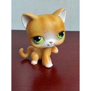Littlest Pet Shop LPS #11 Orange Short Hair Cat Kitty 2004 Raised Paw Green Eyes